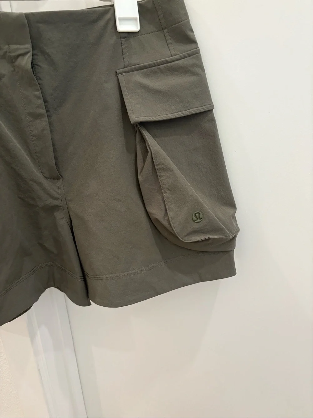 Lululemon Relaxed-Fit Super-High-Rise Cargo short